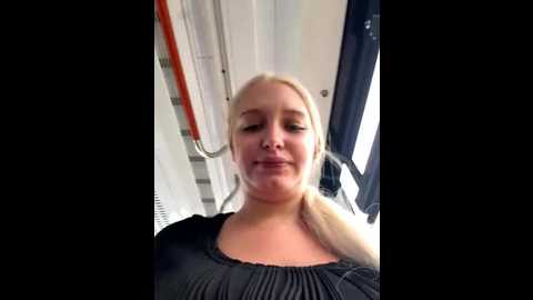 Media: milkyy_wway Stripchat 2025-09-01 12:12:00