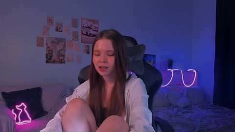 Media: tinysroses Stripchat 2025-09-01 00:48:00