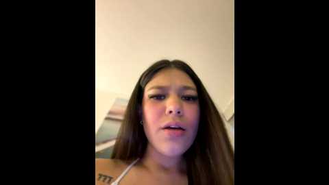 Media: alyshanon18 Stripchat 2025-09-04 22:53:00