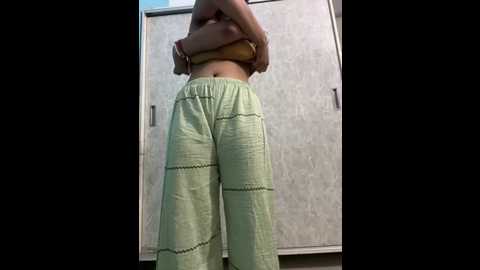 nisha_cam12