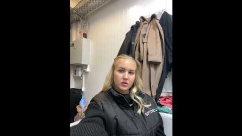 Media: candyvice Stripchat 2025-09-06 16:54:00