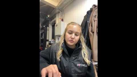 Media: candyvice Stripchat 2025-09-06 17:14:00
