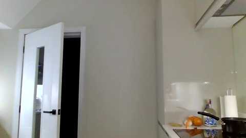 Media: valentina2007x Stripchat 2025-09-06 00:18:00