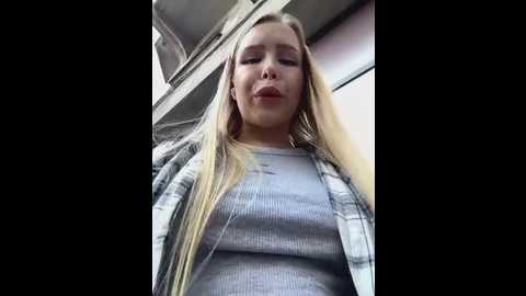 Media: liza_risky Stripchat 2025-09-07 10:07:00