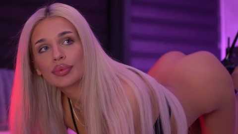 Media: candy_ivy Stripchat 2025-09-08 02:40:00