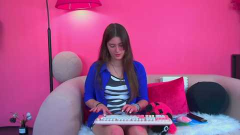 Media: jessicajewells Stripchat 2025-09-09 11:33:00