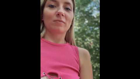 Media: crazy_rosa Stripchat 2025-09-10 08:01:00