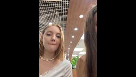 Media: juice_bunny Stripchat 2025-09-10 06:38:00