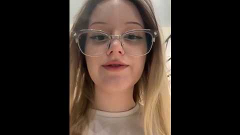 Media: naughty_ray Stripchat 2025-09-10 16:33:00