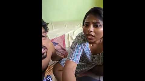trending_couple