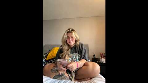 Media: curvy_rosie99 Stripchat 2025-09-13 11:01:00