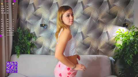 Media: juliannabrice Stripchat 2025-09-15 06:18:00