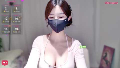Media: _hell0_kitty Stripchat 2025-09-17 17:04:00