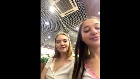 Media: juice_bunny Stripchat 2025-09-18 07:32:00