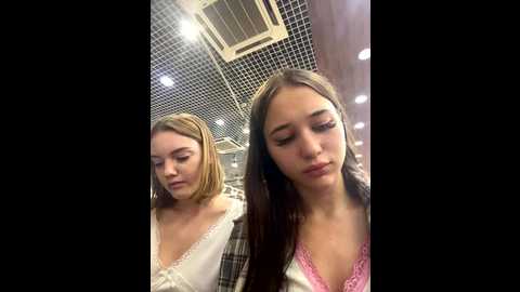 Media: juice_bunny Stripchat 2025-09-18 08:05:00