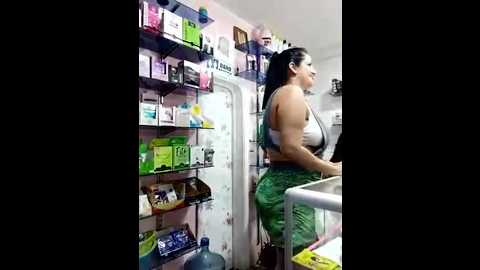 Media: keilymadam Stripchat 2025-09-24 15:13:00