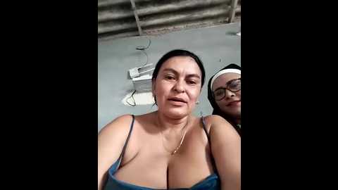 Media: horny_mommy_dirty Stripchat 2025-09-27 14:24:00