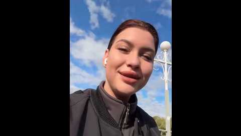 Media: kikiwatson Stripchat 2025-09-28 06:04:00