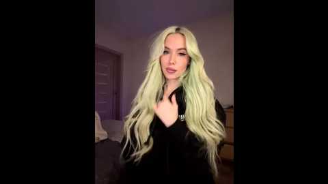 xdinnax @ stripchat on 20250928