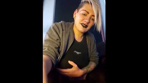 pinkthehawk