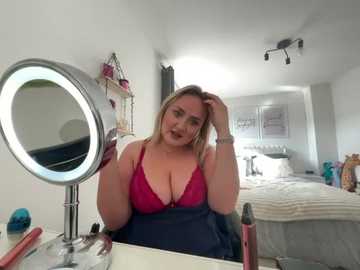 elliemaee