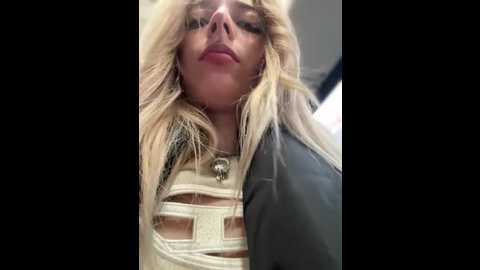 Media: loraadoll Stripchat 2025-09-30 15:27:00