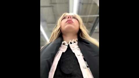 Media: loraadoll Stripchat 2025-10-01 16:35:00