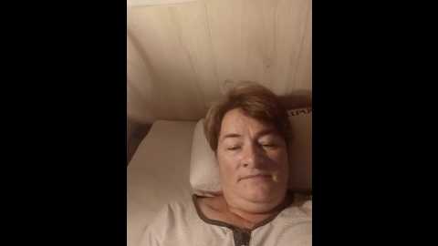 Media: milf_love_fist99 Stripchat 2025-10-01 04:21:00