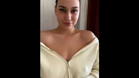 Media: kikiwatson Stripchat 2025-10-04 13:30:00