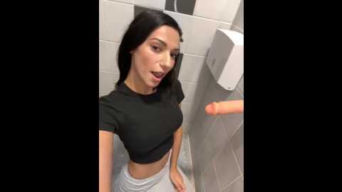 _miaqueen_