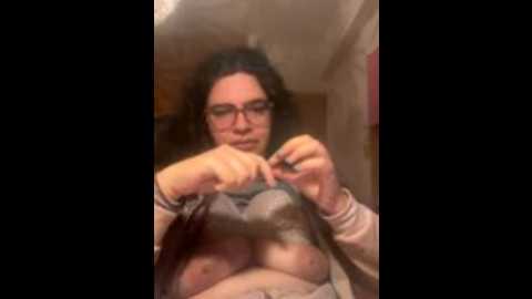 Media: luciamaria01 Stripchat 2025-10-10 17:16:00