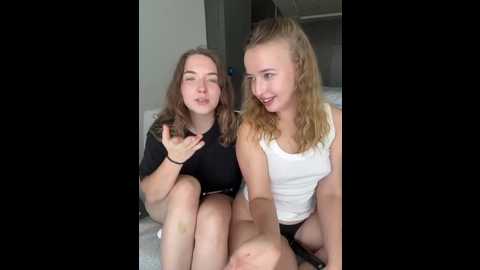 nura_n_sarah