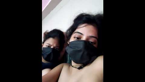 hot_komall