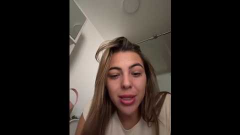 camila_vanucci_