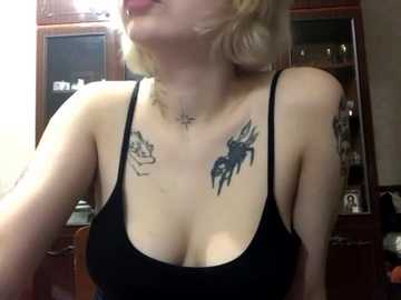 gllloria @ stripchat on 20251012