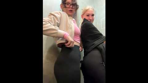 Media: nikamur Stripchat 2025-10-14 03:38:00