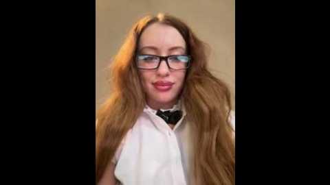 Media: andreamood Stripchat 2025-10-15 05:11:00