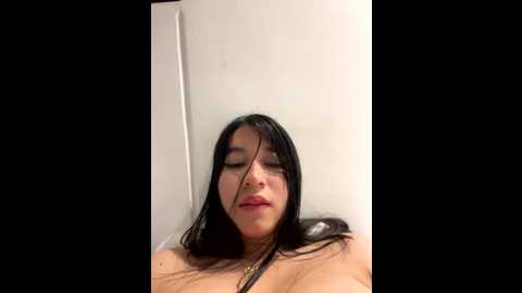 Media: emi_star Stripchat 2025-10-15 05:12:00