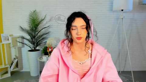 Media: genevaarton Stripchat 2025-10-15 12:38:00
