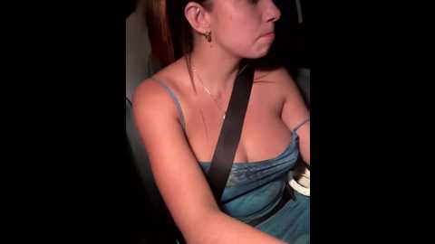 Media: hall_16 Stripchat 2025-10-15 01:42:00