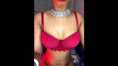 Media: hottysona123 Stripchat 2025-10-15 01:52:00
