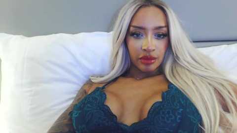 Media: kimberlykash Stripchat 2025-10-15 04:18:00