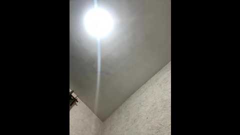 Media: la_quecu Stripchat 2025-10-15 01:41:00