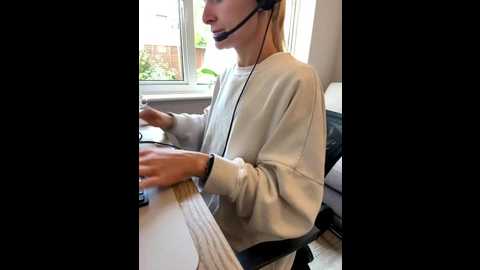 phoebe_lily