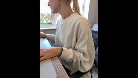 phoebe_lily