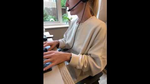 phoebe_lily