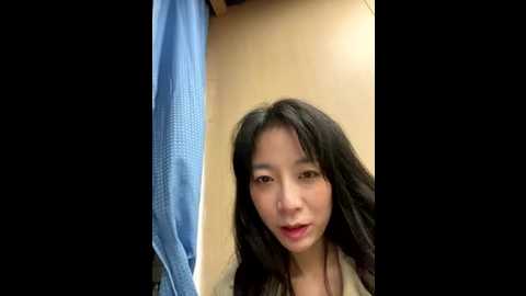 Media: yourkeer Stripchat 2025-10-15 12:49:00