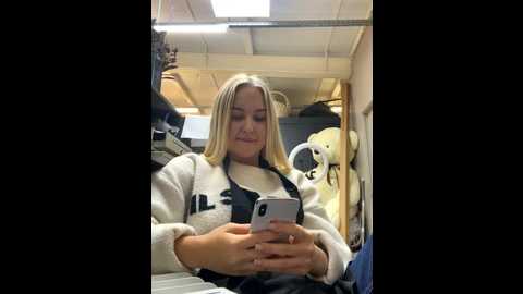 Media: candyvice Stripchat 2025-10-16 17:16:00