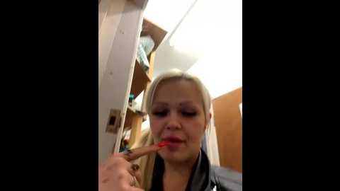 Media: cherryxox_ Stripchat 2025-10-16 12:30:00