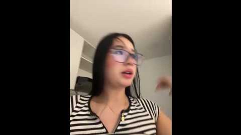 Media: emi_star Stripchat 2025-10-16 00:30:00